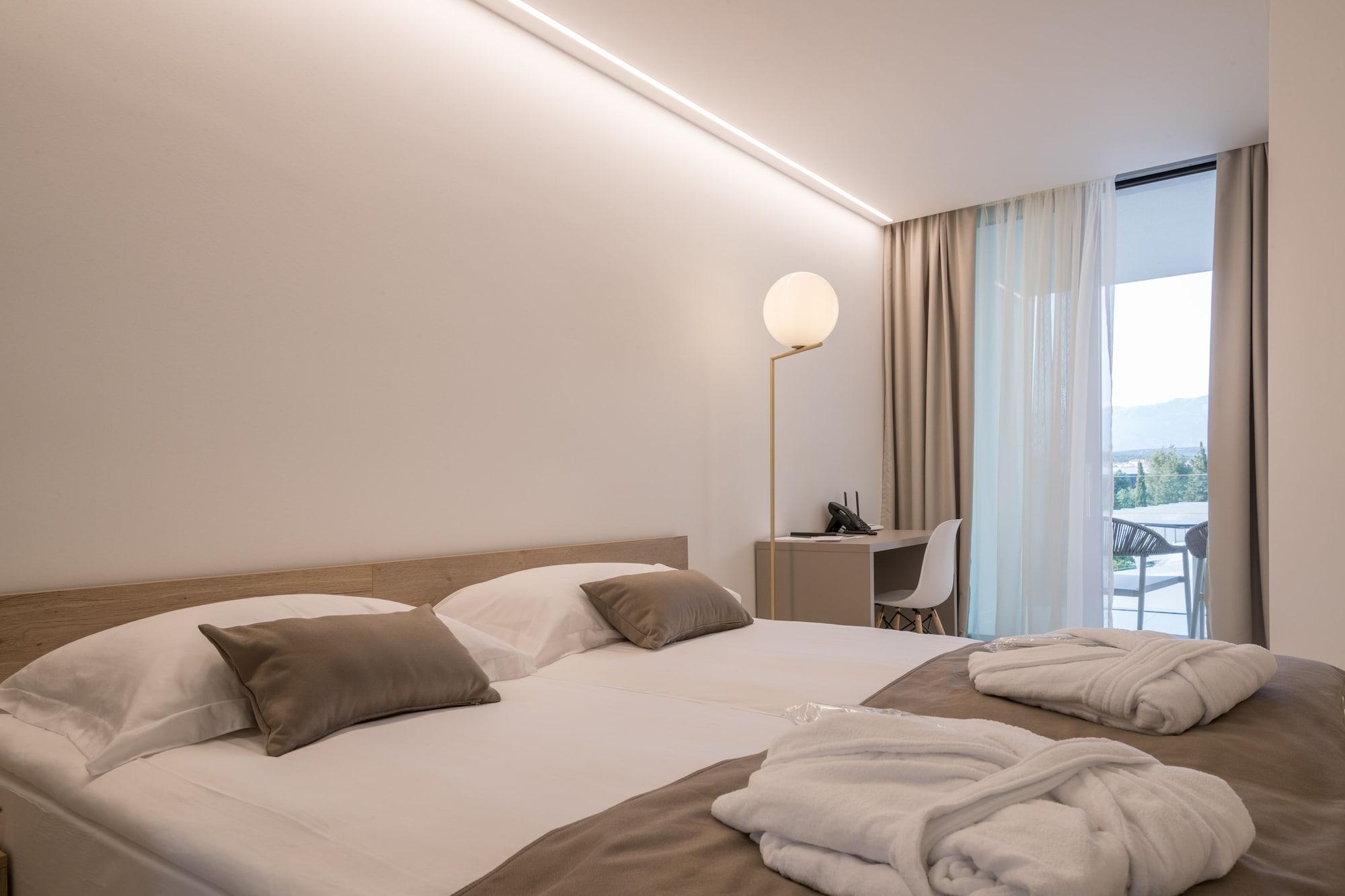 Aparthotel Joel Novalja Eksteriør billede